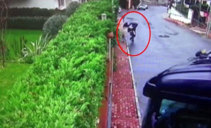 Yük maşını qəza törətdi: iki qadın ölümdən son anda qurtuldu – VİDEO