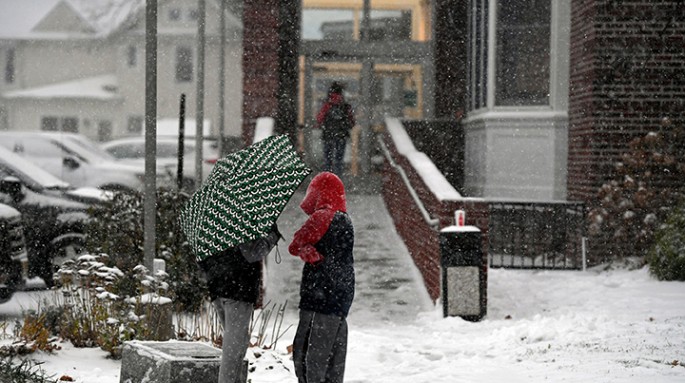 Qarlı havada avtomobil qəzasında 8 nəfər ölüb