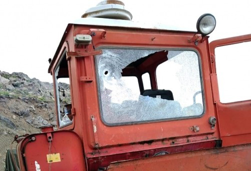 Ermənilər Göygöldə traktoru snayper atəşinə tutub - FOTO