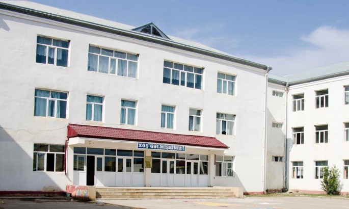 Məktəb müəllimin şagirdi döyməsi xəbərinə münasibət bildirib