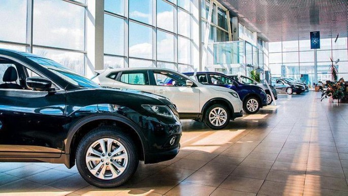 Rusiyada yeni avtomobillərin satışı apreldə 64% azalıb