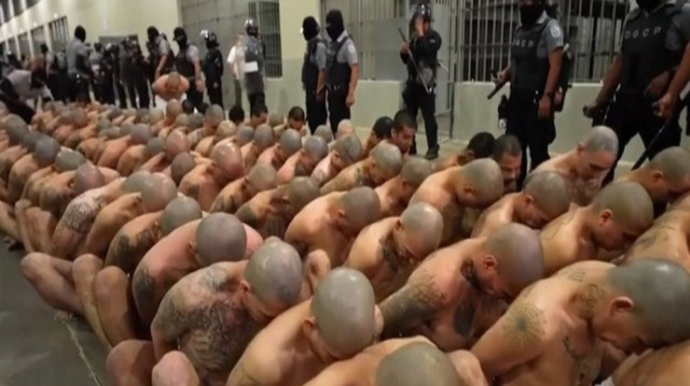 Ən təhlükəli məhkumlar belə köçürüldü - ŞOK VİDEO 