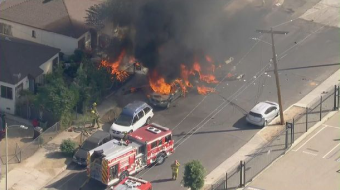 ABŞ-da təyyarə şəhər mərkəzinə düşdü:  Ölən var  - VİDEO