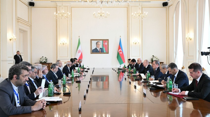 İlham Əliyevin Məsud Pezeşkian ilə geniş tərkibdə görüşü olub - FOTO