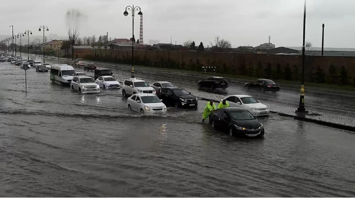 Paytaxt yollarında son vəziyyət açıqlandı - FOTOLAR