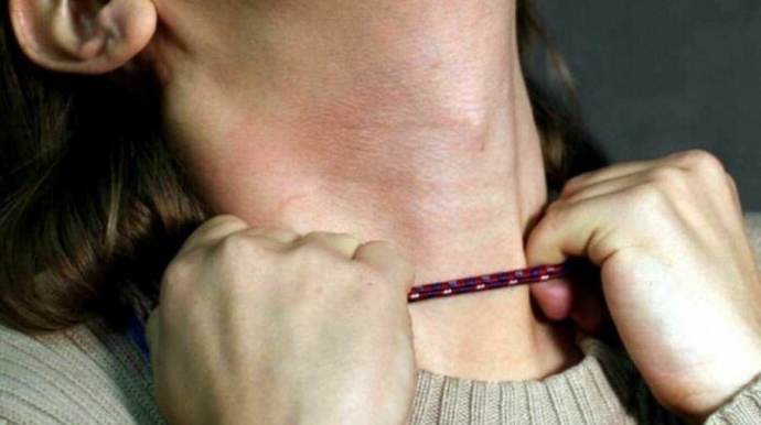 Bakıda ər arvadını məftillə boğaraq öldürüb