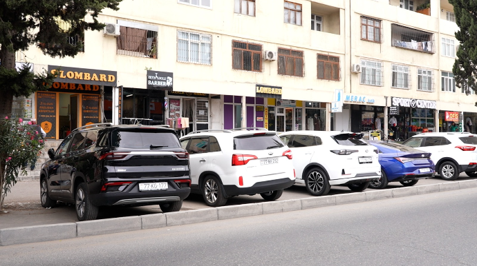 Yol polisi səkidə maşın saxlayanlara qarşı tədbirlərə başladı - FOTO - VİDEO  
