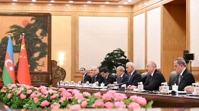 İlham Əliyev Si Cinpinlə görüşdü - FOTO