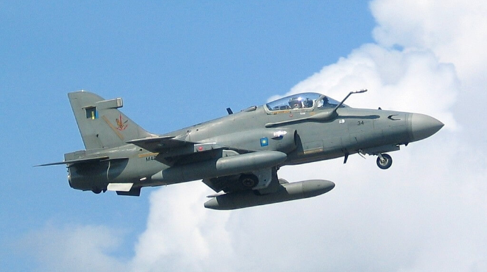 Hərbi təyyarə yaşayış evlərinin üzərinə düşdü - FOTO + VİDEO 