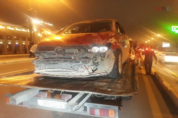 Bakıda yol qəzası: xəsarət alan var - FOTO + VİDEO