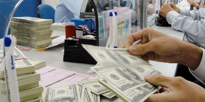 Ekspert: "Dollar kreditlərinin həlli çətinləşdi"