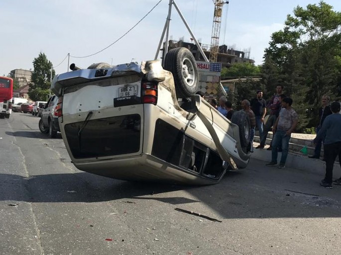Bakıda ağır qəza: "Pajero" idarəetməni itirərək aşdı - FOTO