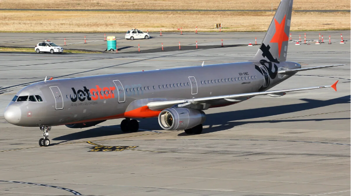 Avstraliya aviaşirkəti Yeni Zelandiyaya uçuşları azaltdı 