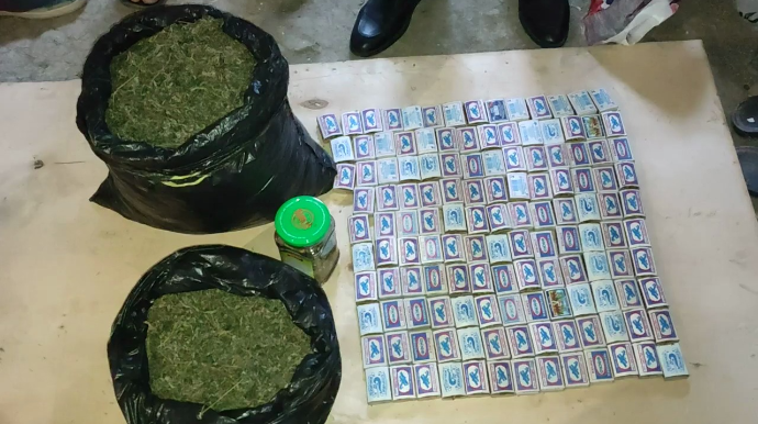 Köhnə sandığın içərisindən torbalarla narkotik çıxdı    - FOTO - VİDEO