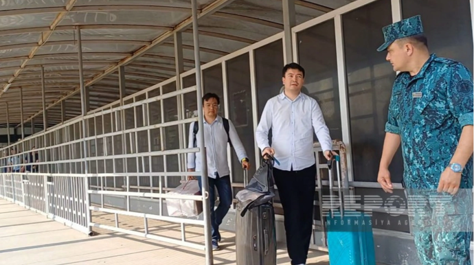 Qazaxıstanın 6 vətəndaşı Azərbaycana keçərək İrandan təxliyə olundu - FOTO - YENİLƏNİB