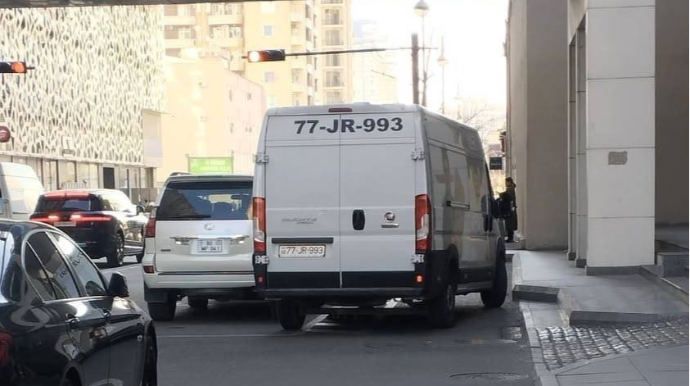 Velosipedçinin yolunu kəsib: “Avtobus zolağı ilə get” dedi - FOTO