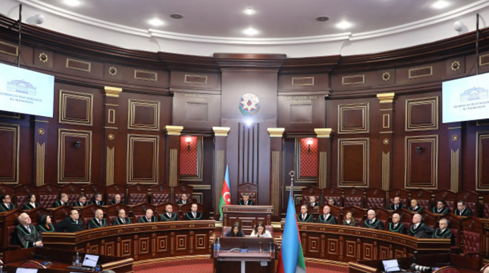 Yeni təyin edilən hakimlər and içdi - FOTOLAR