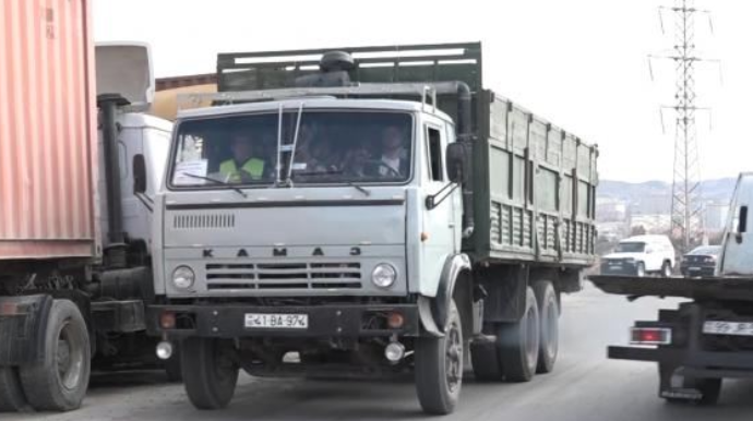 Müzakirə gedir, yeni CİHAZ yerləşdiriləcək! Polis yük maşınlarını daim nəzarətdə saxlayacaq... - FOTO