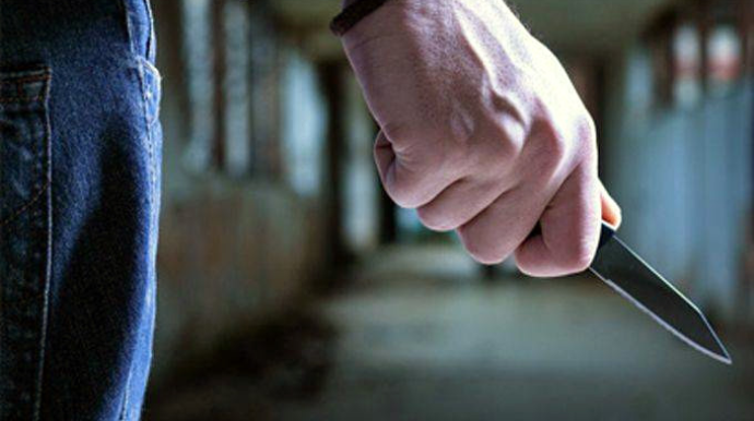 Lənkəranda qardaş qardaşa kəsici alətlə xəsarət yetirib 