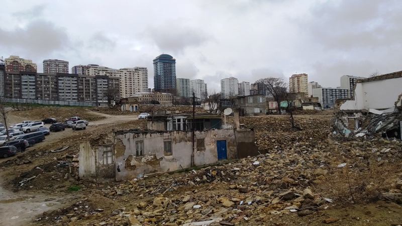 Bakının gözəlləşməsini istəməyənlər... - FOTO