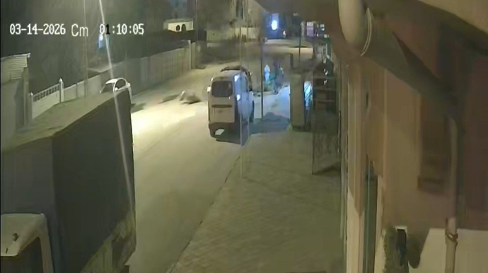 Bələdiyyə sədrinin oğlu motosiklet sürücüsünü vurdu; içkili imiş - VİDEO 