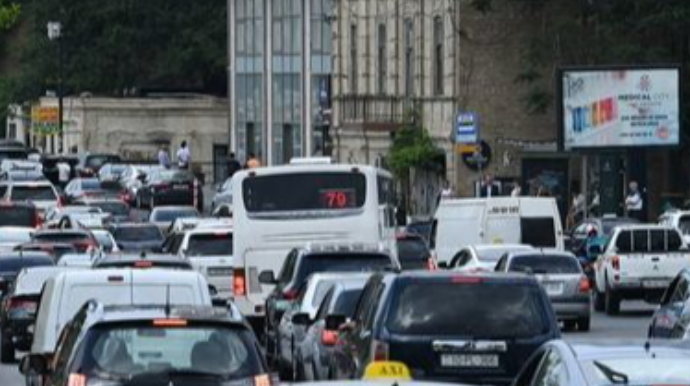 Bakıda bəzi yollarda sıxlıq var - SİYAHI 