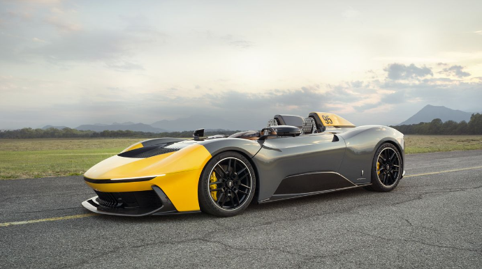 “B95” modeli avtomobil həftəsində nümayiş etdirildi