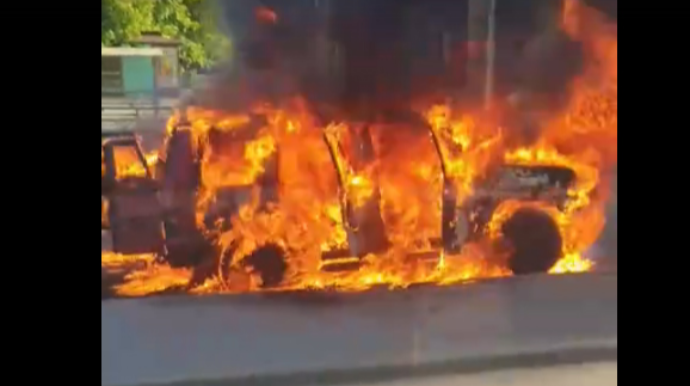 Alovlara təslim olan “Jeep” külə çevirildi - VİDEOlar