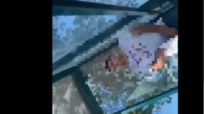 Avtobus dayanacağında biabırçı hadisə - Kişi yanındakı qadına... 