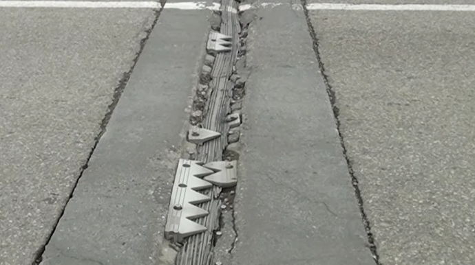 Sürücülərə təhlükəli anlar yaşadan körpü - VİDEO