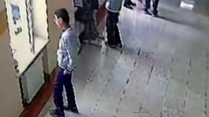 “Uşağım məktəbdən müəllimlərin səhlənkarlığına görə yıxılıb” - VİDEO