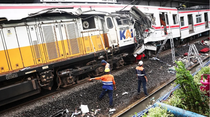 İndoneziyada qatar qəzasında ölənlərin sayı 14-ə çatdı 