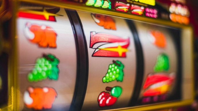 Onlayn kazinoların təşkilatçısı Dubayda saxlanılaraq ekstradisiya edilib 