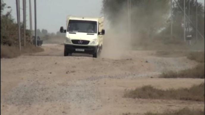 Sabirabadda 2,5 km-lik yol problemi:  şagirdlər dərsə, xəstələr həkimə vaxtında gedə bilmir