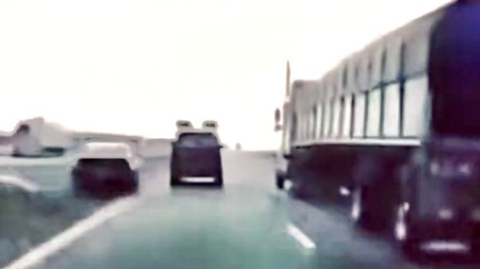 Səbri tükənən sürücü dəhşətli qəza törətdi   - VİDEO