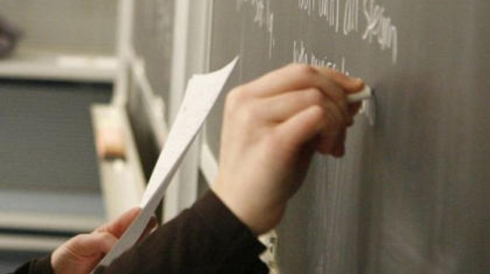 Azərbaycanda bu şəxslər müəllim ola bilməyəcək