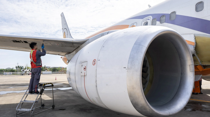 Minlərlə sərnişin çətin durumda: iki aviaşirkət fəaliyyətini dayandırdı 