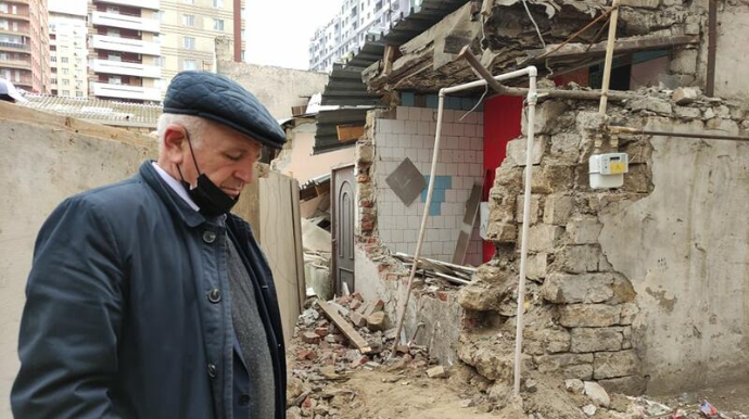 Gecə yarısı gizlicə vətəndaşların mülklərini dağıtdılar:  Bakıda ŞOK OLAY  - VİDEO