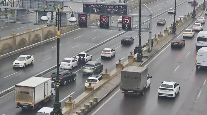 Yağışlı Bakıda qeydə alınan qəzaların görüntüləri - FOTOLAR