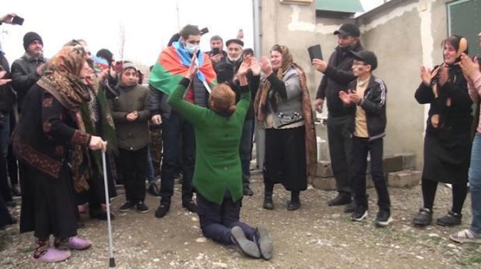 Пробывший в коме 18 дней азербайджанский ветеран вернулся домой  - ВИДЕО