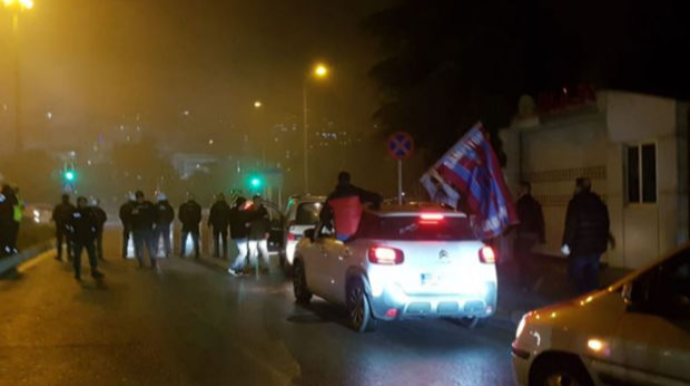 “Trabzonspor”lu maşını “Samsunspor” azarkeşinin üzərinə sürdü” - VİDEO