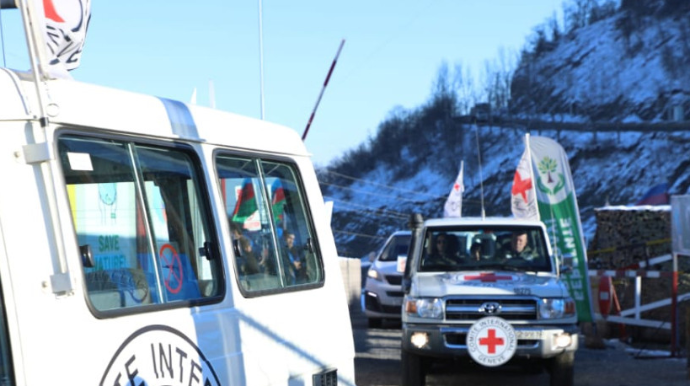 BQXK-nın altı avtomobili aksiya yerindən Laçın istiqamətinə maneəsiz keçid edib   - FOTO