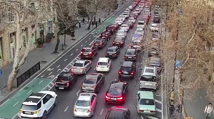 Bakının bir sıra yollarında tıxac müşahidə olunur - SİYAHI 