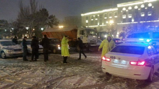 Yollarda tıxac yarandı - DYP sürücü və piyadalara müraciət etdi