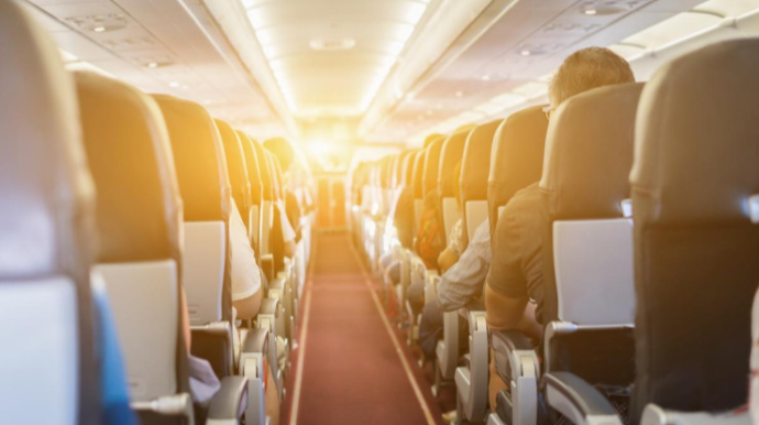 Təyyarədə ayaqqabını çıxarmaq olarmı? - Ekspertlər və stüardessalar ...