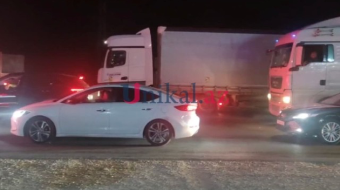 "Nəvahi postu" istiqamətində hərəkət iflic oldu - VİDEO 