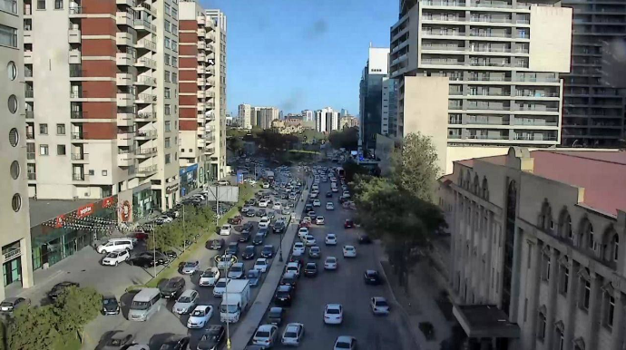 Paytaxt küçələrində sıxlıq var - SİYAHI  - FOTO