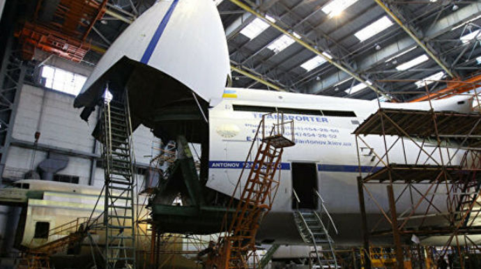 Rusiya “Antonov” aviazavodunu vurdu - VİDEO 