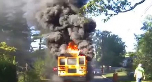 Məktəb avtobusunda yanğın – FOTO+VİDEO