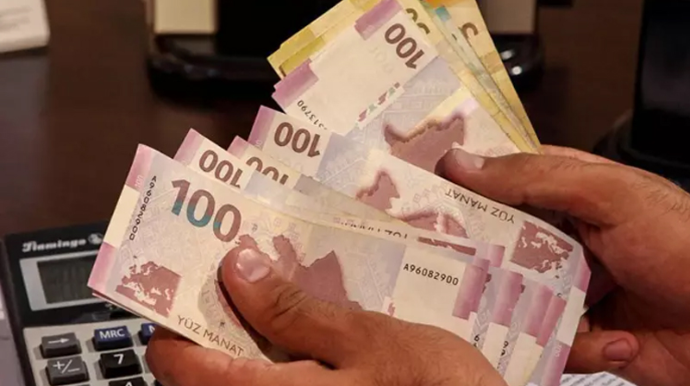 Babasıgilə gedib dayısının 10 min manat pulunu oğurladı 